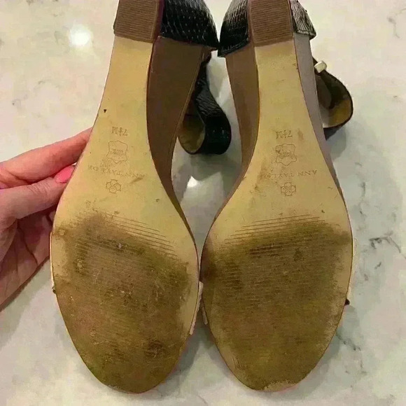 Ann Taylor Black and Cream Wedge Heel Size 7.5 - Picture 2 of 7